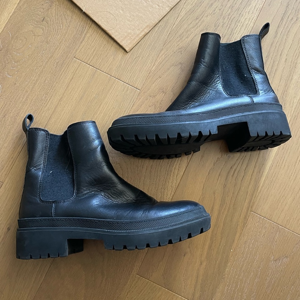 Lucky Brand Leather Boots, great condition!